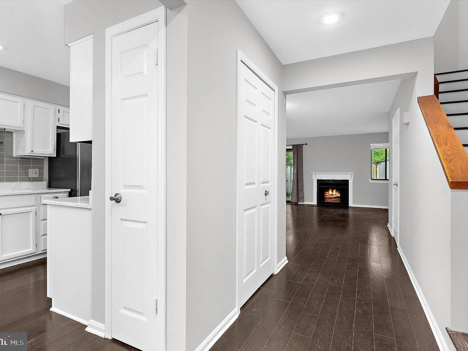 2 bed, 2.5 bath, 1304 sqft, $2,250 — Photo 2