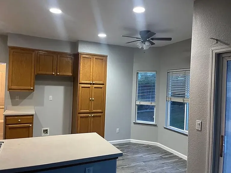 1437 Mayfield St — Photo 10