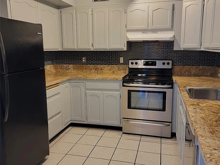 3930 University Center Dr #305 — Photo 16