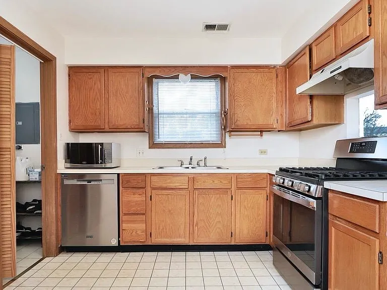 402 S Frontenac St — Photo 9