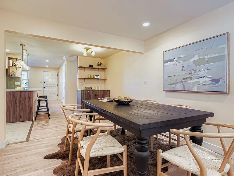 4264 W Radcliff Ave — Photo 8