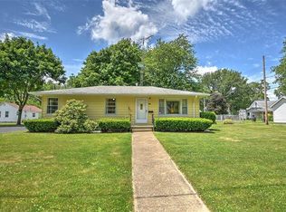 225 8th St, Illiopolis, IL 62539
