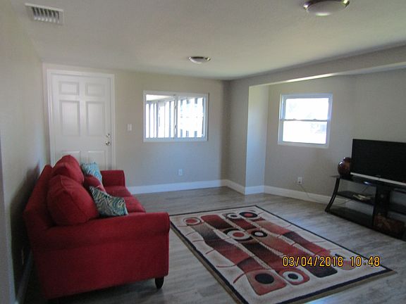 5th image of 302 Flamingo Dr