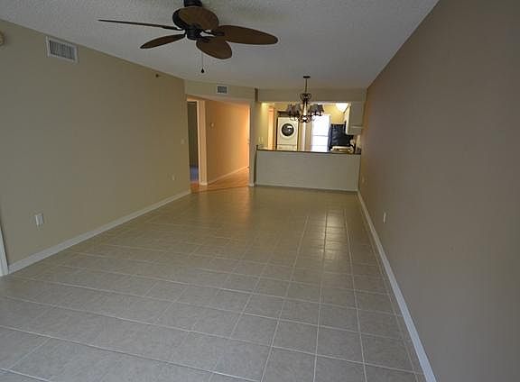 3rd image of 932 Capri Isles Blvd APT 117