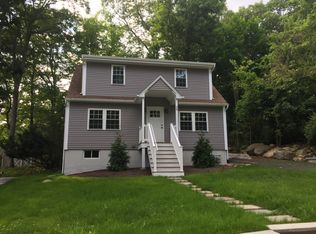20 Oakwood Dr, Ringwood, NJ 07456