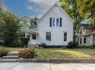 809 Summit St, Bloomington, IL 61701