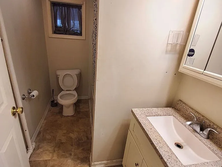 467 Northampton St — Photo 5