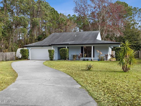 2nd image of 1221 SHALLOWFORD Drive E