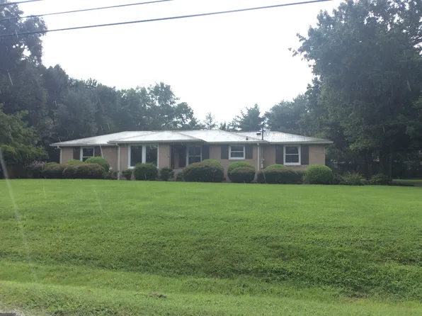 141 Meadowgreen Dr, Franklin, TN 37069