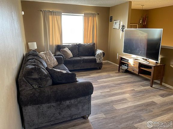 3rd image of 906 Dogwood Ave