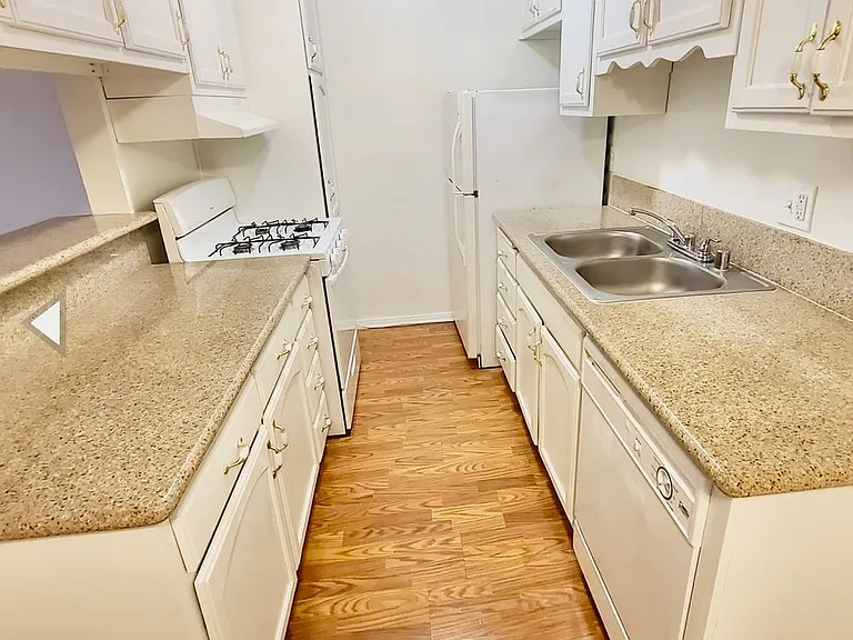 1755 Granville Ave. — Photo 1