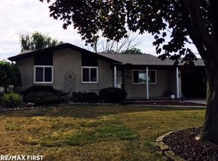 29233 E Nottingham Cir, Warren, MI 48092