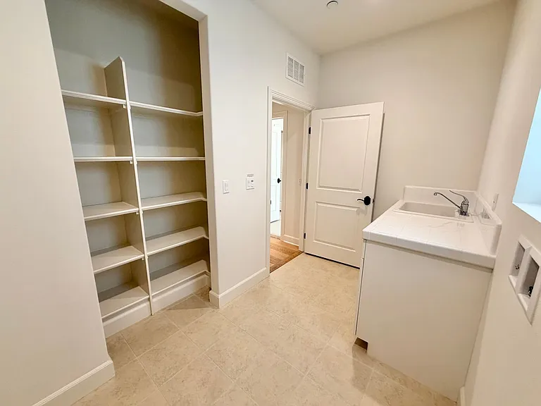 110 Briar Rose — Photo 39