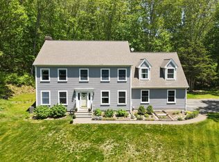 3 Robinhood Dr, Gales Ferry, CT 06335