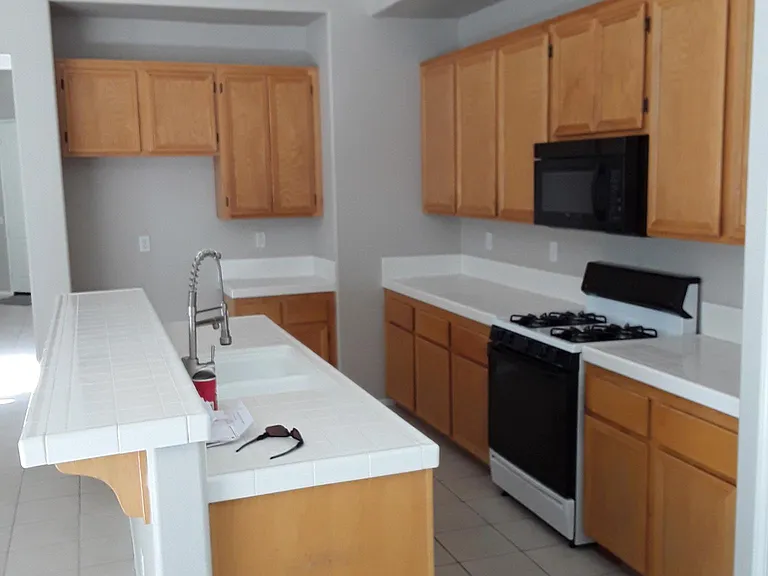 3422 Tamarisk Dr — Photo 7