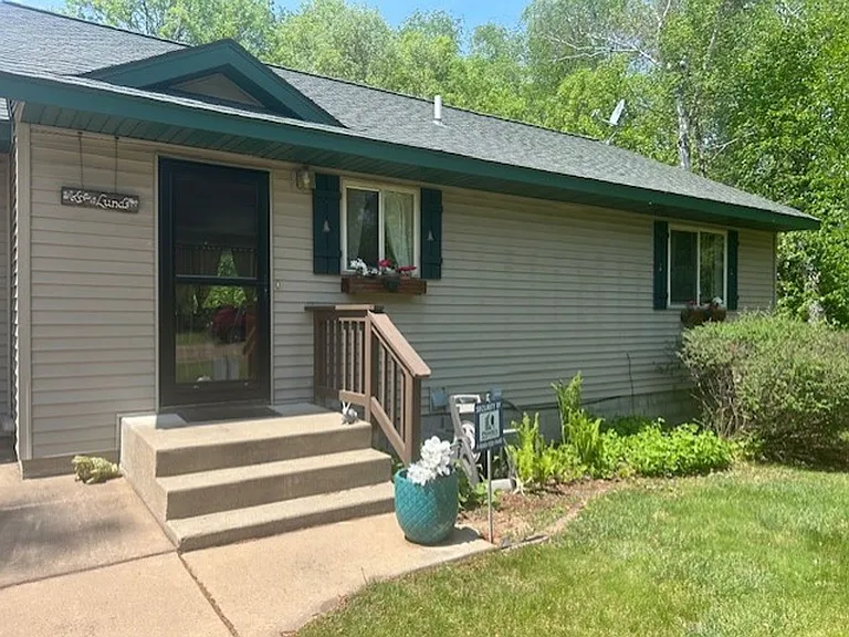 31015 Raccoon Ln — Photo 2
