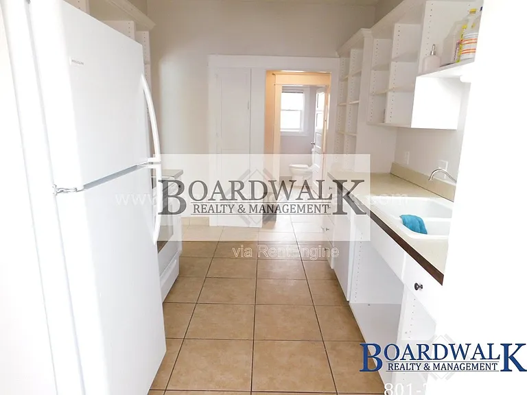 657 E Warnock Ave — Photo 19