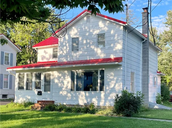 25 White St, Seneca Falls, NY 13148