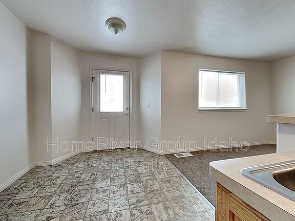 5th image of 3535 Deloy Dr APT 3