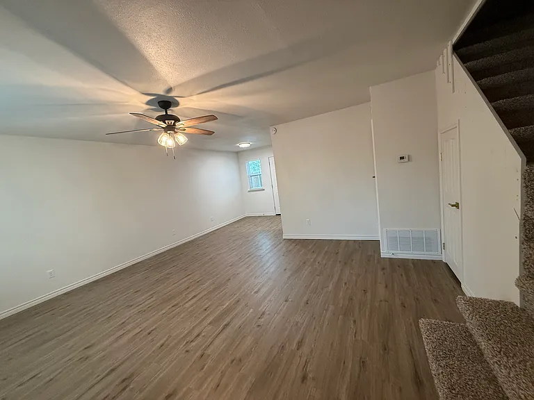 1505 W Pearl St #11 — Photo 6