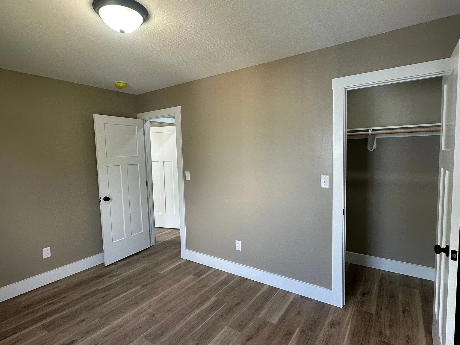 2 bed, 1.5 bath, 1056 sqft, $1,500 — Photo 4