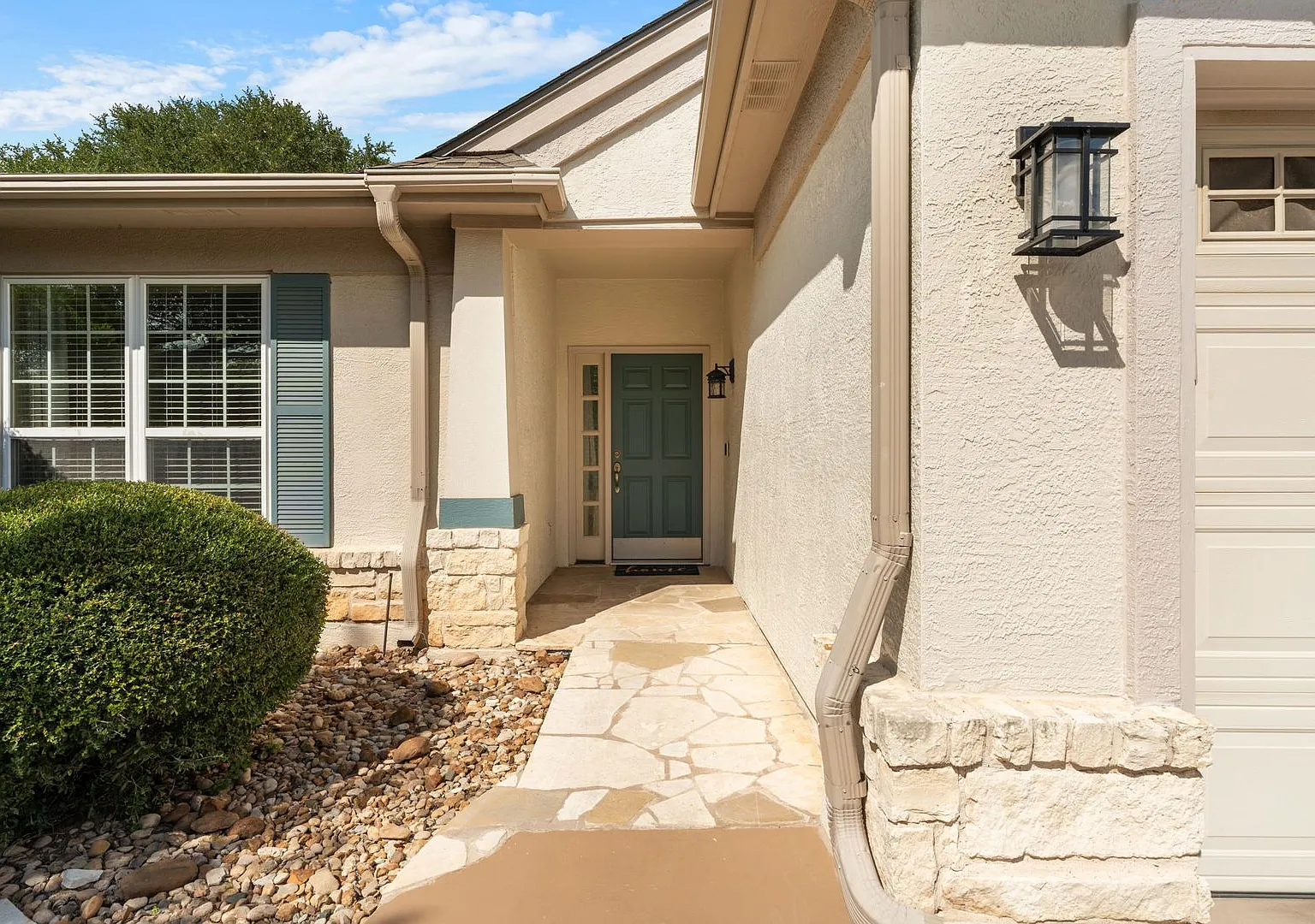 304 Klondike Dr - Unfurnished Sun City Rental Home Available Now! — Photo 4