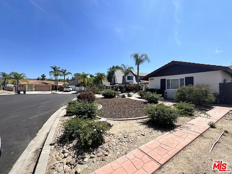 21963 Strawberry Ln — Photo 20