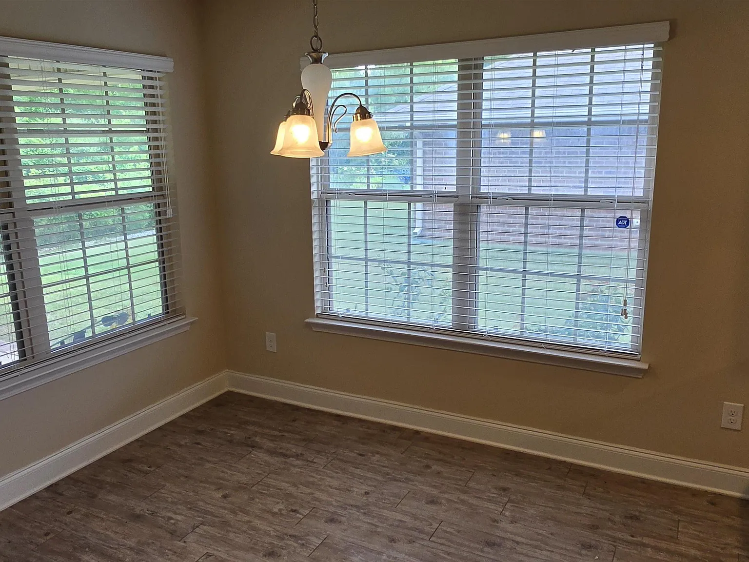 3 bed, 2.0 bath, $1,625 — Photo 4