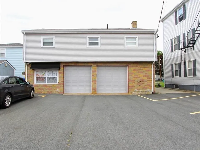 31 Foster St — Photo 5