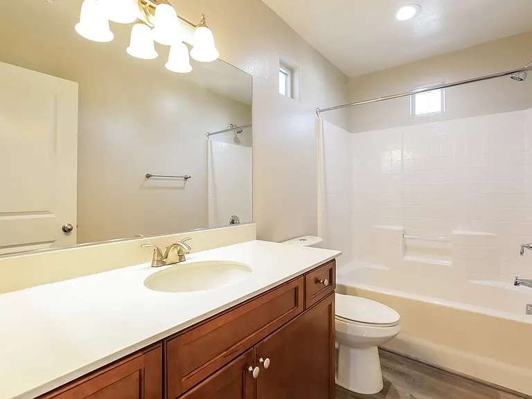 10115 Mayflower Bay Ave — Photo 16