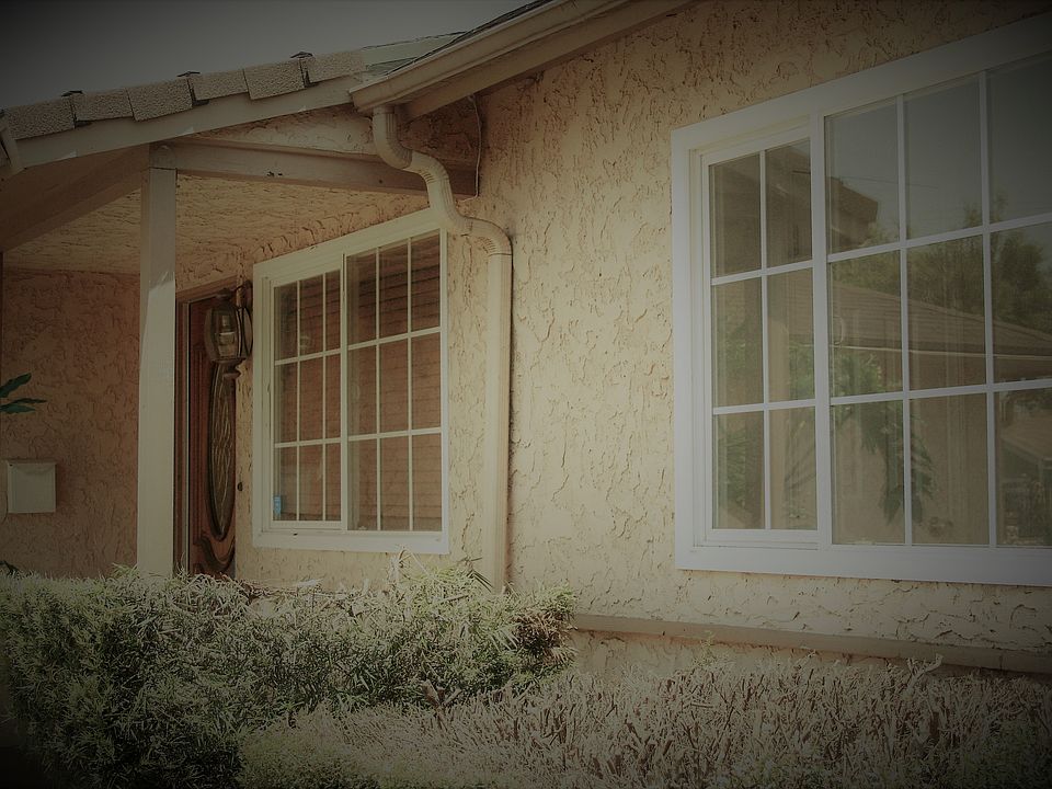 2nd image of 304 N Broadacres Ave