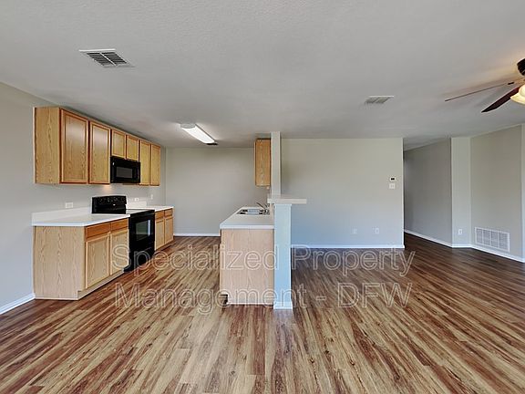 4th image of 1222 Bellevue Dr