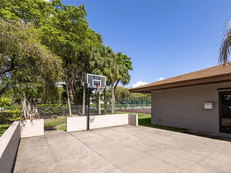 10835 SW 112th Ave #305 — Photo 38