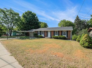 1136 Three Mile Rd NW, Grand Rapids, MI 49544