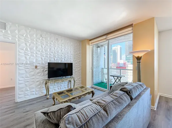 244 Biscayne Blvd, Miami, FL