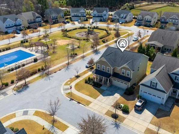 101 Martingale Dr, Holly Springs, NC 27540