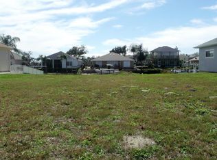 107 Windjammer St, Rockport, TX 78382