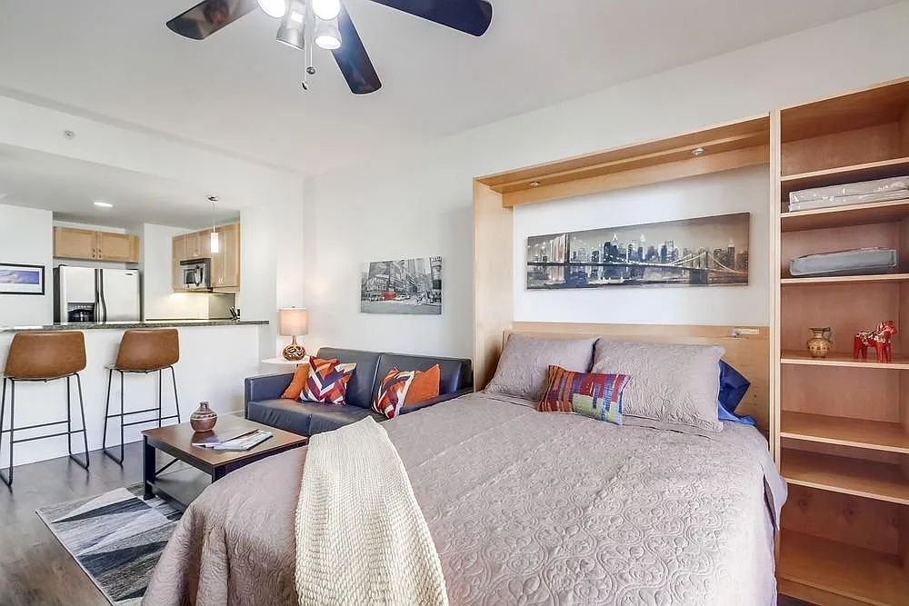Studio, 571 sqft, $2,695 — Photo 4