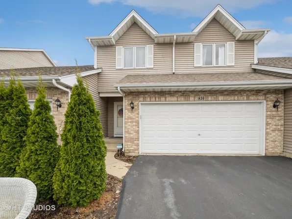 816 Katherine Ln, Hampshire, IL 60140