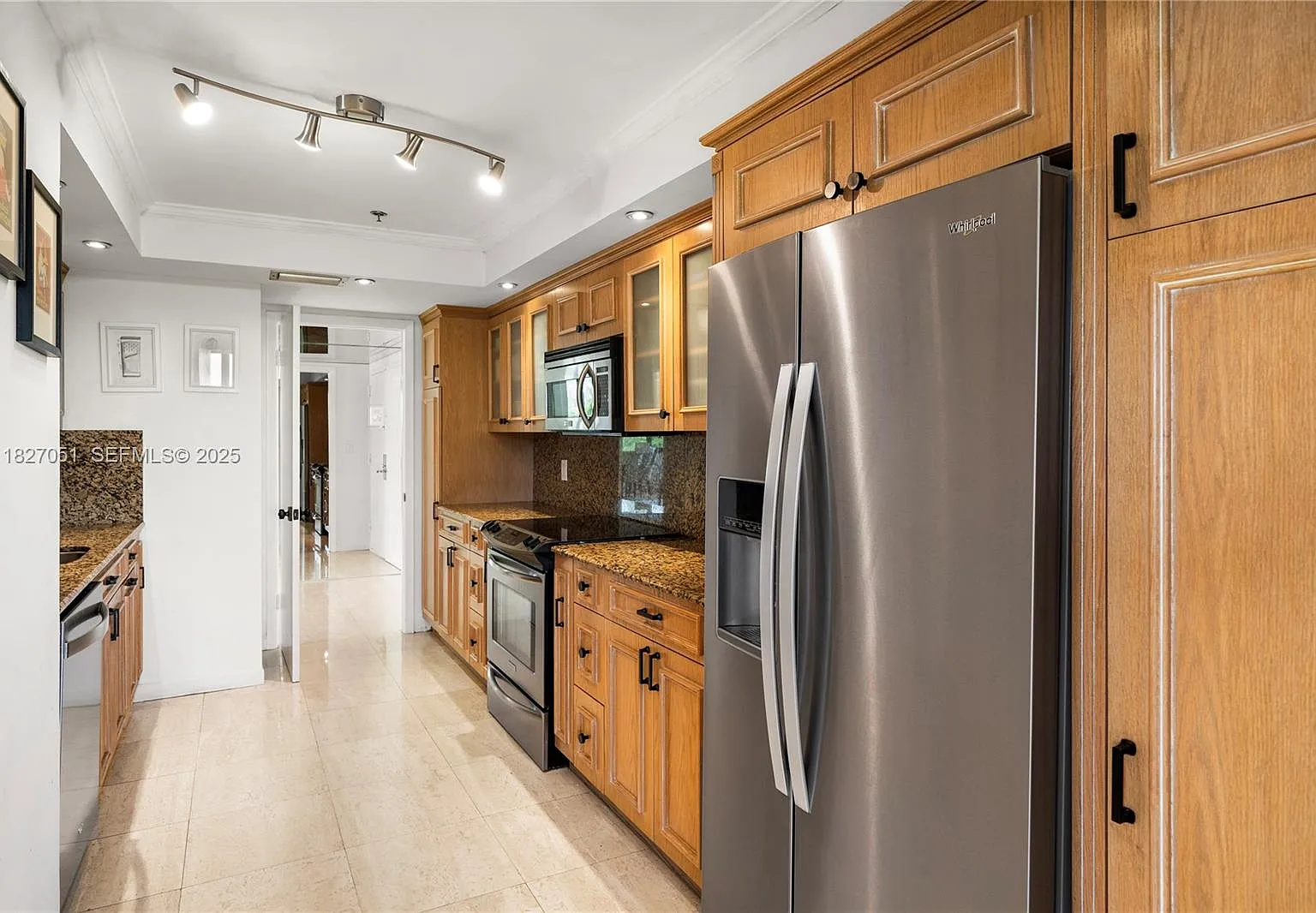 2 bed, 1967 sqft, $7,500 — Photo 4
