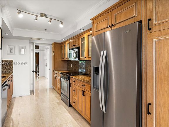 4th image of 10175 Collins Ave APT 307