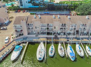13 Mariner Village Dr, Seabrook, TX 77586