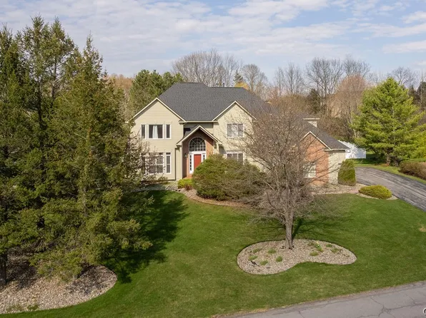 8454 Prestwick Dr, Manlius, NY 13104