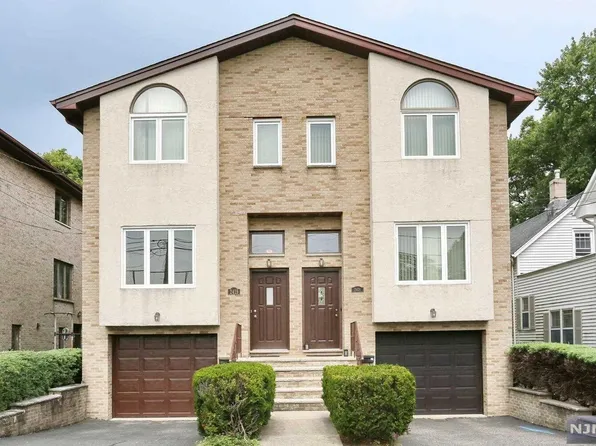 2419 1st St, Fort Lee, NJ 07024