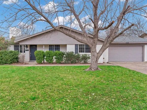 1009 Russell Rd, Everman, TX 76140