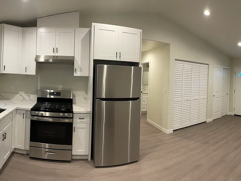 1528 Mill St — Photo 2