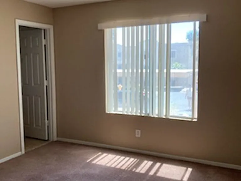 2060 Mesquite Ln #F105 — Photo 9