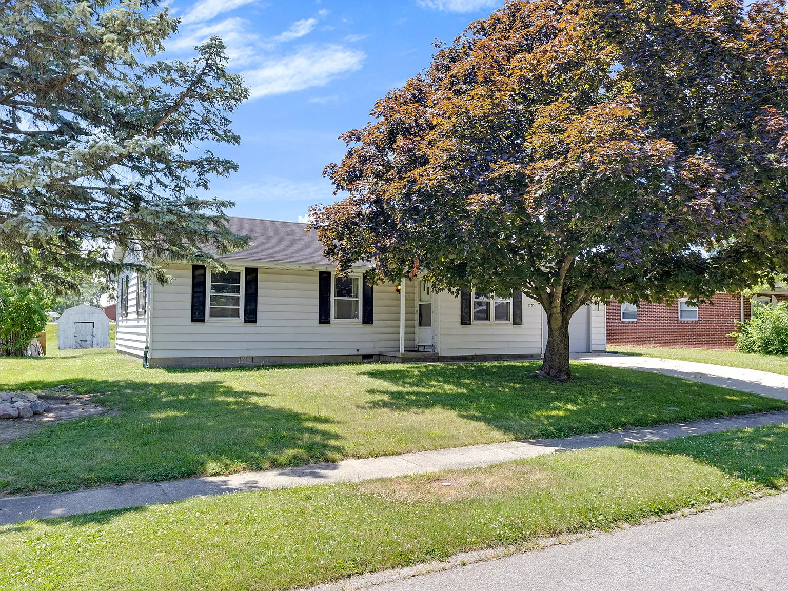 3 bed, 964 sqft, $1,700 — Photo 2