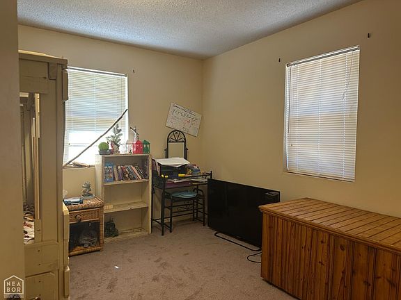 5th image of 635 Singleton Rd