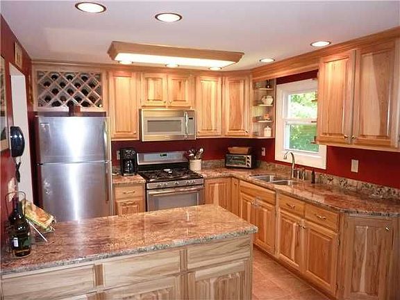 2nd image of 6095 Hollybush Ln